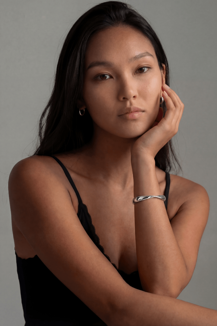 FLIPPED BANGLE BRACELET - Kumaya Amsterdam