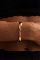 FLIPPED BANGLE BRACELET - Kumaya Amsterdam
